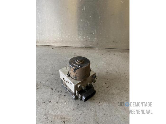 Usagé Bloc ABS Renault Twingo (C06) 1.2 Prix € 19,00 Règlement à la marge proposé par Autodeleninkleur