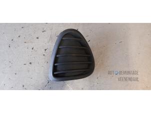 Used Fog light cover plate, right Toyota Avensis (T27) 2.0 16V D-4D-F Price € 15,75 Margin scheme offered by Autodemontage Veenendaal BV