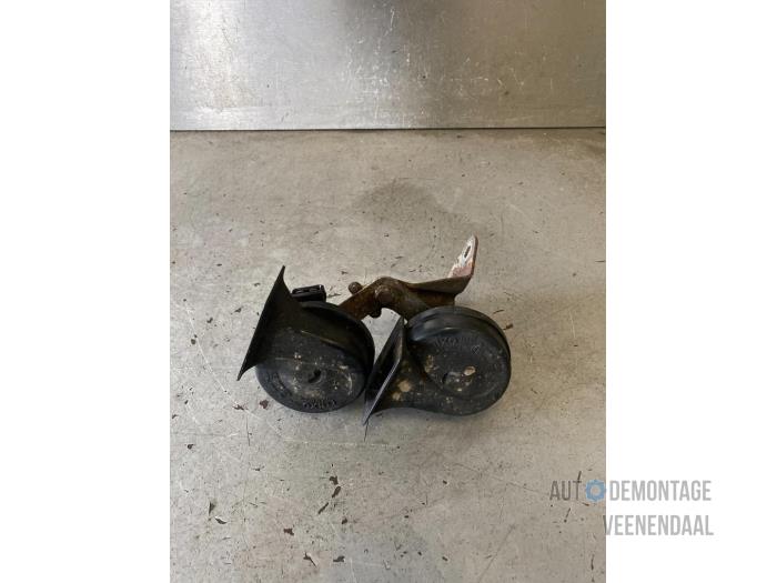 Używane Klakson Volkswagen New Beetle (9C1/9G1) 2.0 Cena € 5,00 Procedura marży oferowane przez Autodeleninkleur