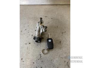 Used Ignition lock + key Volkswagen New Beetle (9C1/9G1) 2.0 Price on request offered by Autodemontage Veenendaal BV