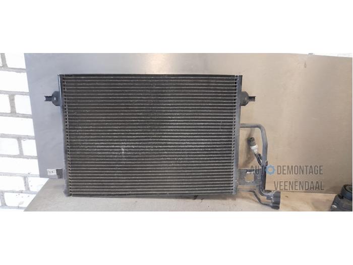Air conditioning condenser from a Volkswagen Passat Variant (3B6) 2.3 V5 20V 2001