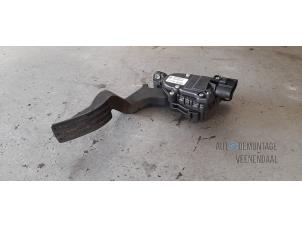 Used Accelerator pedal Ford Fiesta 5 (JD/JH) 1.25 16V Price € 15,00 Margin scheme offered by Autodemontage Veenendaal BV