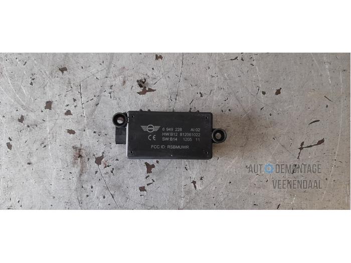 Gebruikte Larmmodul Austin Mini Open (R52) 1.6 16V Cooper Prijs € 9,00 Margeregeling aangeboden door Autodeleninkleur