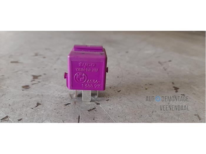 Usagé Relais Austin Mini Open (R52) 1.6 16V Cooper Prix € 5,00 Règlement à la marge proposé par Autodeleninkleur