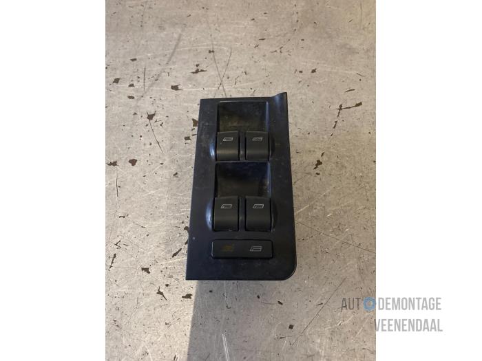 Usados Interruptor combinado de ventanillas Audi A6 Avant Quattro (C5) 2.4 V6 30V Precio € 4,00 Norma de margen ofrecido por Autodeleninkleur