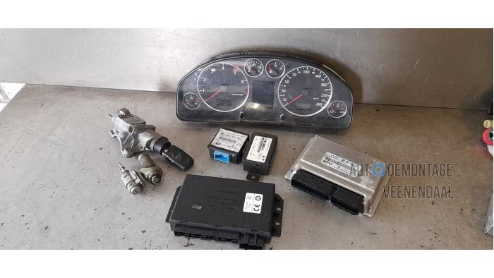 Used Ignition lock + computer Audi A6 Avant Quattro (C5) 2.4 V6 30V Price € 450,00 Margin scheme offered by Autodeleninkleur