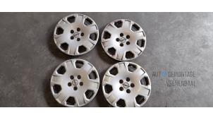 Used Wheel cover set Opel Signum (F48) 2.2 DGI 16V Price € 20,00 Margin scheme offered by Autodemontage Veenendaal BV