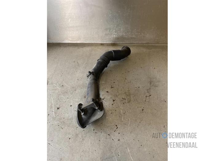 Begagnade Luftintagsslang Opel Corsa C (F08/68) 1.4 16V Pris € 9,00 Marginaltabell erbjuds av Autodeleninkleur