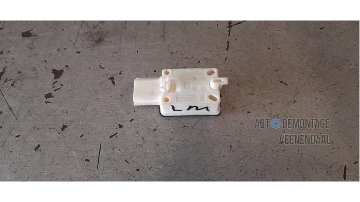 Gebrauchte Airbag Sensor Renault Scénic III (JZ) 1.6 16V Preis € 23,00 Margenregelung angeboten von Autodeleninkleur