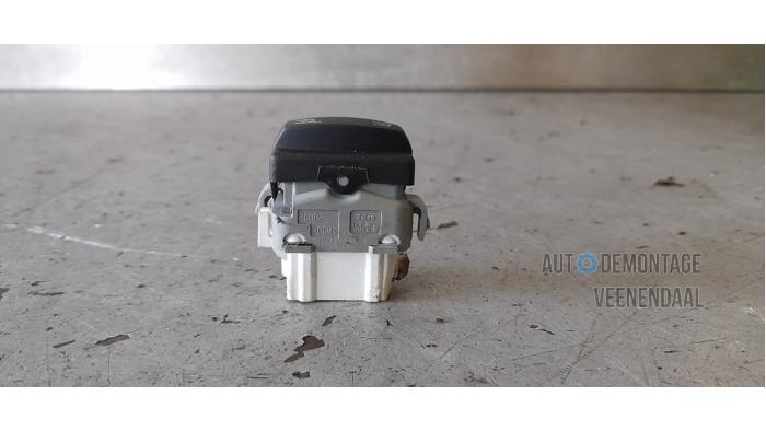 Cruise control switch from a Renault Megane II (BM/CM) 1.4 16V 98 2003