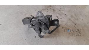 Used Bonnet lock mechanism Hyundai i20 1.4i 16V Price € 14,70 Margin scheme offered by Autodemontage Veenendaal BV