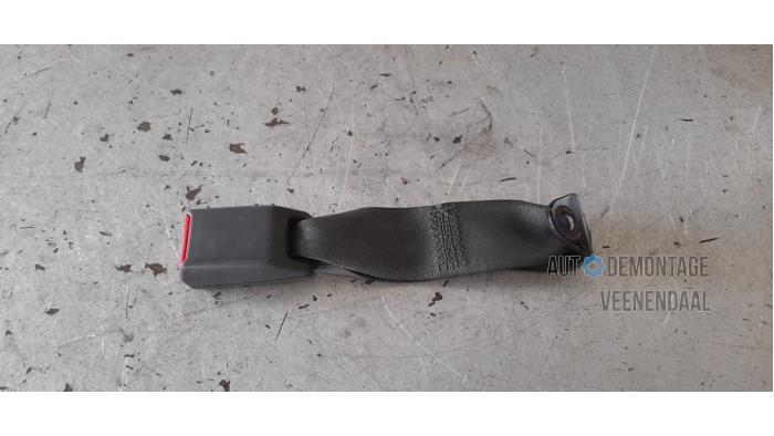 Rear seatbelt buckle, right from a Mitsubishi Colt (CA/CC) 1.3 i GL,EL 12V 1994