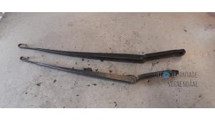 Used Front wiper arm BMW 3 serie Compact (E46/5) 316ti 16V Price € 15,00 Margin scheme offered by Autodemontage Veenendaal BV