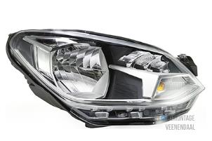 New Headlight, right Volkswagen Up! (121) Price € 205,70 Inclusive VAT offered by Autodemontage Veenendaal BV