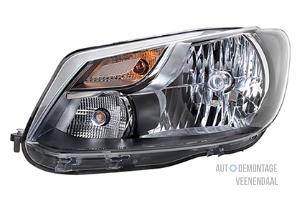 New Headlight, left Volkswagen Caddy III (2KA,2KH,2CA,2CH) Price € 198,20 Inclusive VAT offered by Autodemontage Veenendaal BV