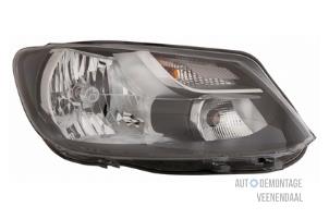 New Headlight, right Volkswagen Caddy III (2KA,2KH,2CA,2CH) Price € 114,35 Inclusive VAT offered by Autodemontage Veenendaal BV