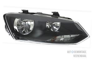 Nowe Zestaw reflektorów lewy + prawy Volkswagen Polo V (6R) Cena € 223,85 Z VAT oferowane przez Autodemontage Veenendaal BV