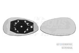 New Mirror glass, left Fiat 500 (312) Price € 12,10 Inclusive VAT offered by Autodemontage Veenendaal BV