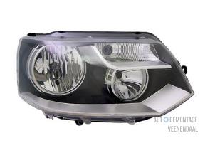 New Headlight, right Volkswagen Transporter T5 Price € 121,00 Inclusive VAT offered by Autodemontage Veenendaal BV