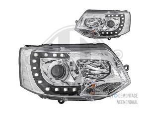 New Set of headlight bulbs, left + right Volkswagen Transporter T5 Price € 498,52 Inclusive VAT offered by Autodemontage Veenendaal BV