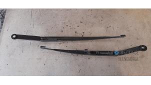 Used Front wiper arm BMW 3 serie Compact (E46/5) 316ti 16V Price € 14,00 Margin scheme offered by Autodemontage Veenendaal BV