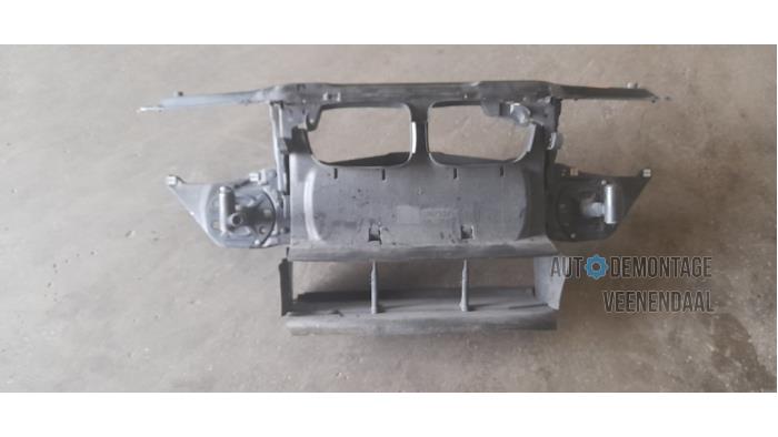 Begagnade Front BMW 3 serie Compact (E46/5) 316ti 16V Pris € 35,00 Marginaltabell erbjuds av Autodeleninkleur