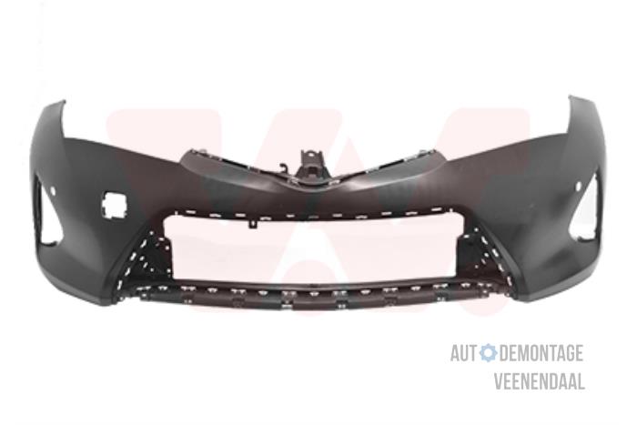 Front bumper from a Toyota Auris (E18)  2014