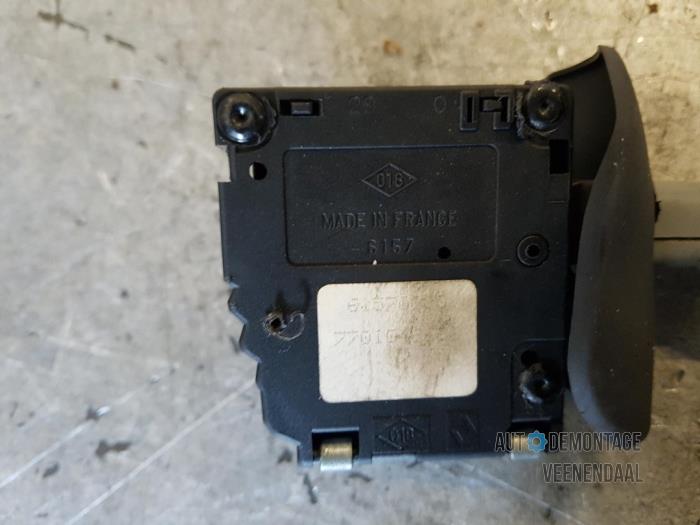 Wiper switch from a Renault Twingo (C06) 1.2 2000