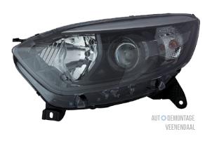 New Headlight, left Renault Captur (2R) Price € 133,10 Inclusive VAT offered by Autodemontage Veenendaal BV