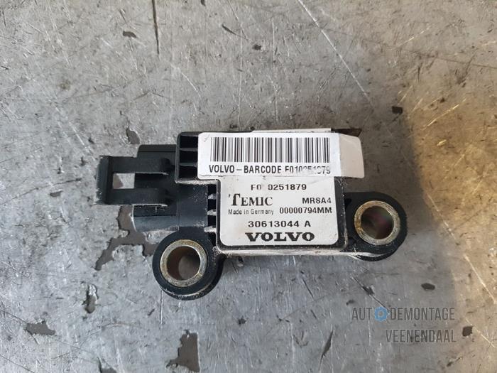 Begagnade Airbagsensor Volvo V40 (VW) 2.0 16V Pris € 20,00 Marginaltabell erbjuds av Autodeleninkleur