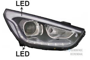 New Headlight, right Hyundai iX35 (LM) Price € 496,10 Inclusive VAT offered by Autodemontage Veenendaal BV