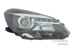 New Set of headlight bulbs, left + right Toyota Yaris III (P13) Price € 417,45 Inclusive VAT offered by Autodemontage Veenendaal BV