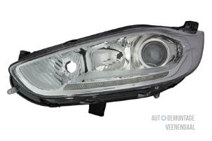 Nowe Reflektor lewy Ford Fiesta Cena € 188,76 Z VAT oferowane przez Autodemontage Veenendaal BV