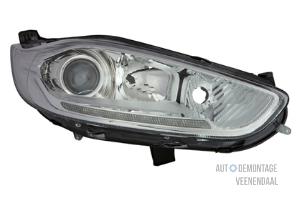 Nowe Reflektor prawy Ford Fiesta Cena € 188,76 Z VAT oferowane przez Autodemontage Veenendaal BV
