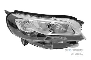 Nowe Reflektor prawy Peugeot Traveller Cena € 194,81 Z VAT oferowane przez Autodemontage Veenendaal BV