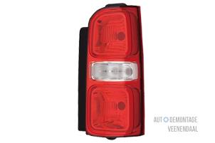 Nowe Tylne swiatlo pozycyjne prawe Peugeot Traveller Cena € 93,17 Z VAT oferowane przez Autodemontage Veenendaal BV