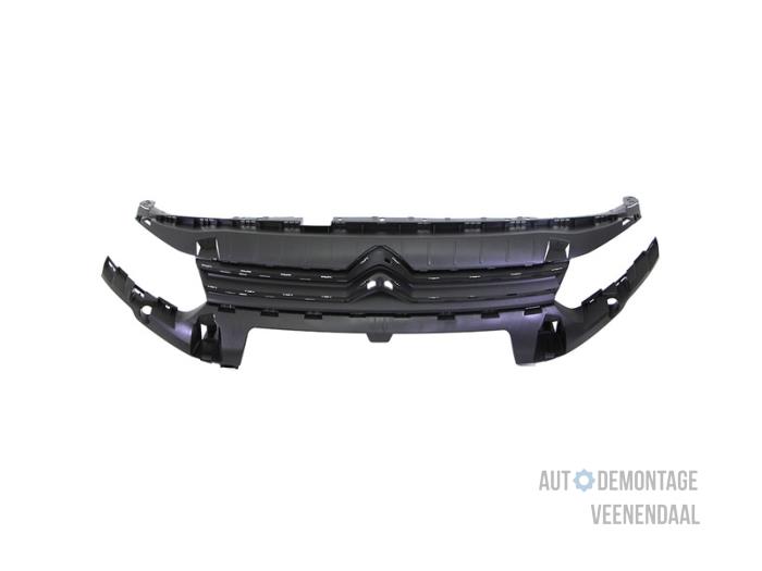Nya Grill Citroen Berlingo II Pris € 55,66 Inklusive moms erbjuds av Autodeleninkleur