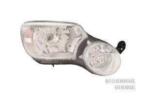 New Headlight, right Skoda Yeti (5LAC) Price € 131,59 Inclusive VAT offered by Autodemontage Veenendaal BV