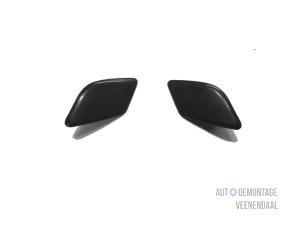 New Cover cap headlight washer left Renault Megane III Berline (BZ) Price € 58,99 Inclusive VAT offered by Autodemontage Veenendaal BV