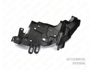 New Front bumper bracket, right Renault Megane III Berline (BZ) Price € 63,53 Inclusive VAT offered by Autodemontage Veenendaal BV