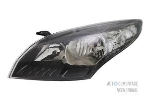 New Headlight, left Renault Megane III CC (EZ) Price € 213,26 Inclusive VAT offered by Autodemontage Veenendaal BV
