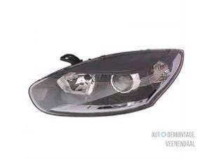 New Headlight, left Renault Megane III Berline (BZ) Price € 320,65 Inclusive VAT offered by Autodemontage Veenendaal BV