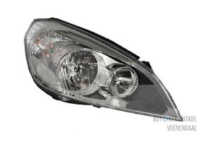 New Headlight, right Volvo V60 I (FW/GW) Price € 281,33 Inclusive VAT offered by Autodemontage Veenendaal BV