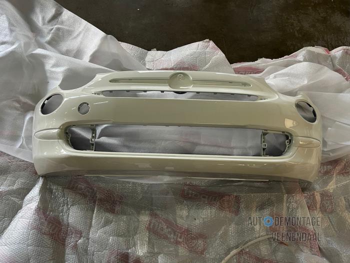 Front bumper from a Fiat 500 (312)  2017