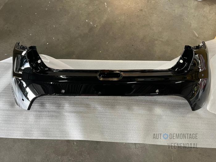 Rear bumper from a Renault Clio IV (5R) 0.9 Energy TCE 12V GPL 2016