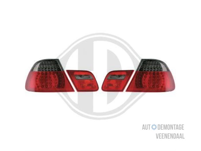 Zestaw tylnych swiatel pozycyjnych lewe+prawe z BMW 3 serie (E46/2)  2001