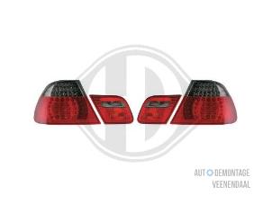 Neue Rücklichtset links + rechts BMW 3 serie (E46/2) Preis € 205,70 Mit Mehrwertsteuer angeboten von Autodemontage Veenendaal BV