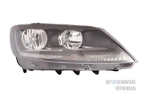 New Headlight, right Seat Alhambra (7N) 1.4 TSI 16V Price on request offered by Autodemontage Veenendaal BV