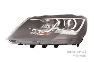 New Headlight, left Seat Alhambra (7N) 1.4 TSI 16V Price € 526,35 Inclusive VAT offered by Autodemontage Veenendaal BV