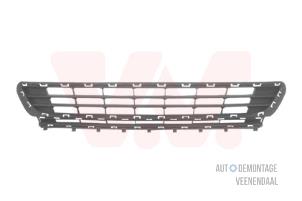 New Grille Volkswagen Golf VII (AUA) 1.0 TSI 12V BlueMotion Price € 30,25 Inclusive VAT offered by Autodemontage Veenendaal BV